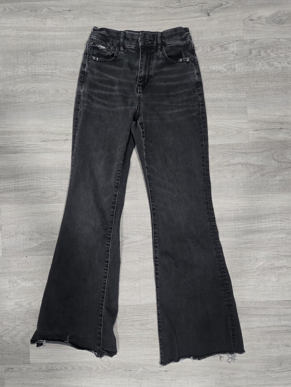 American Eagle curvy super high rise flare. size 2 short.